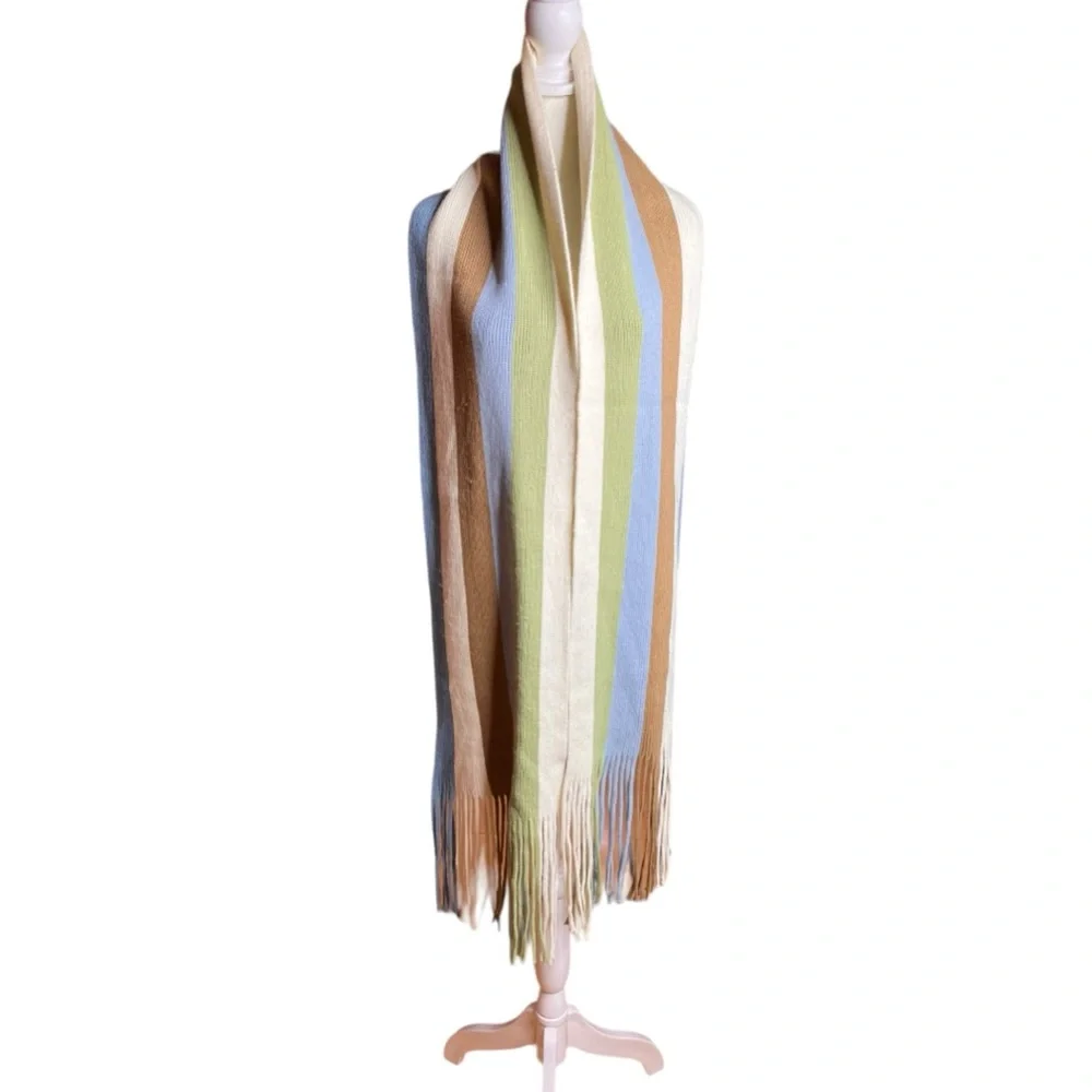 Neutral color block fringe scarf